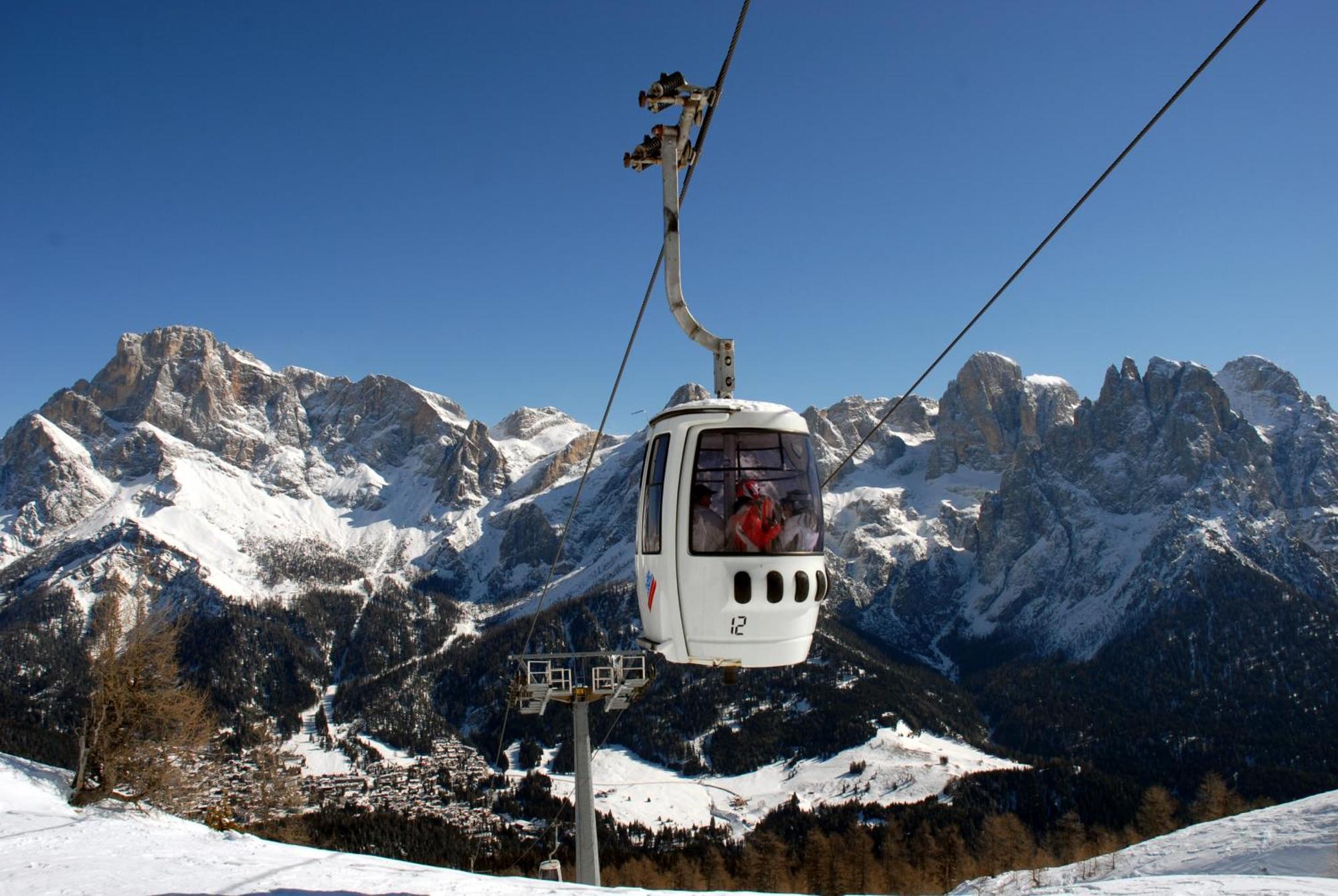 Sporting Aparthotel San Martino Di Castrozza Bagian luar foto
