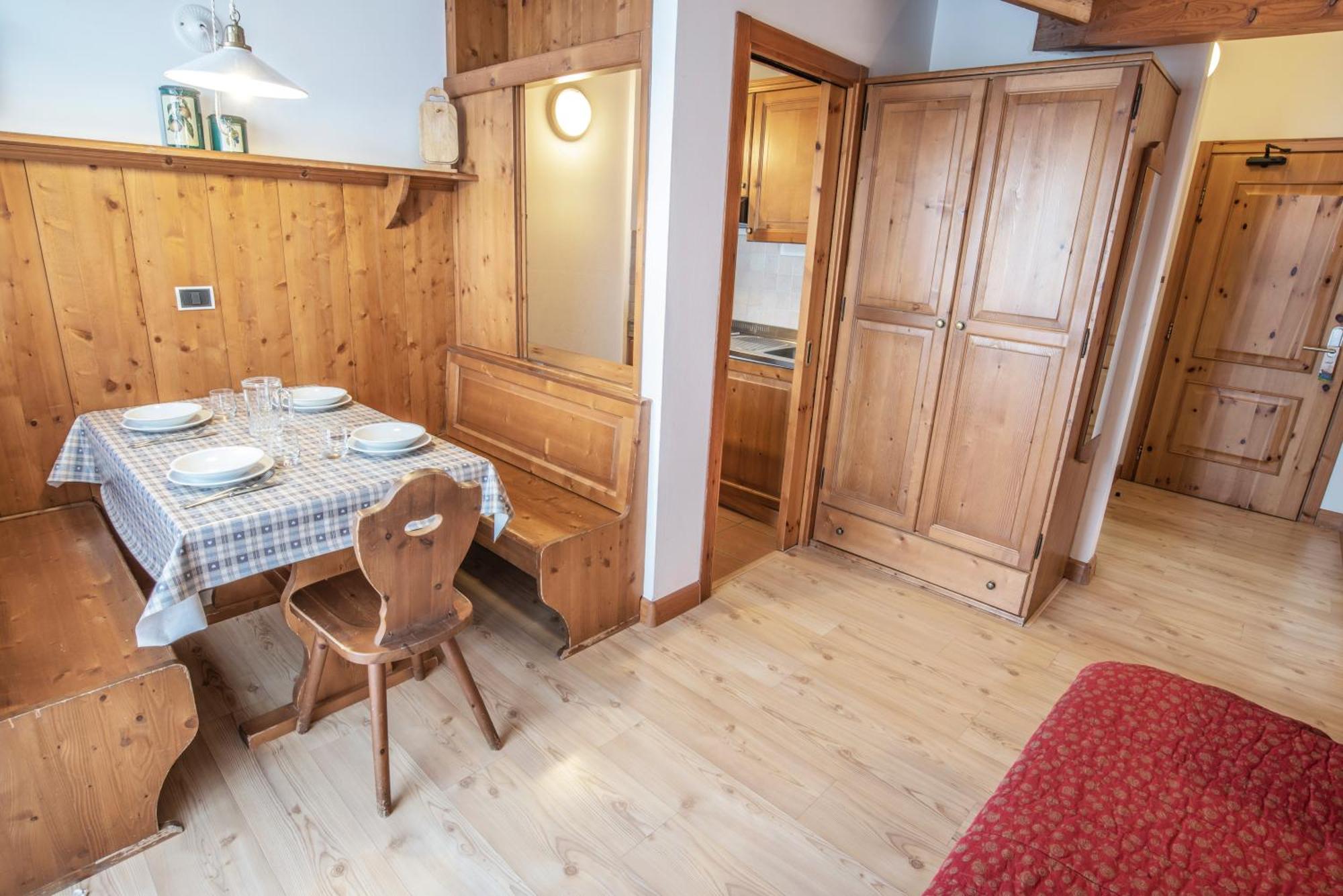 Sporting Aparthotel San Martino Di Castrozza Bagian luar foto