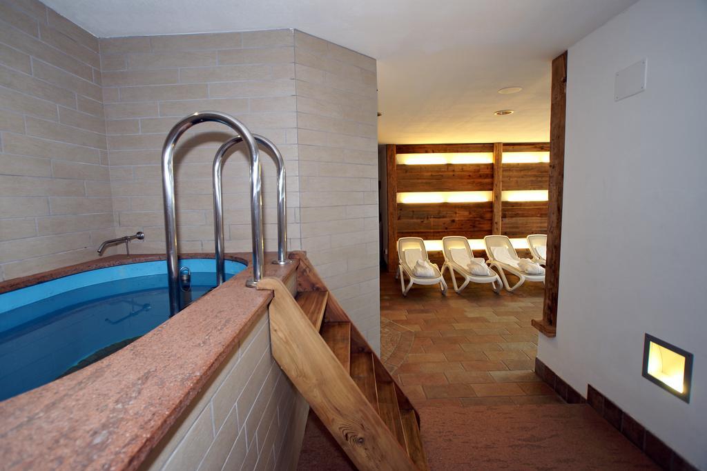 Sporting Aparthotel San Martino Di Castrozza Bagian luar foto