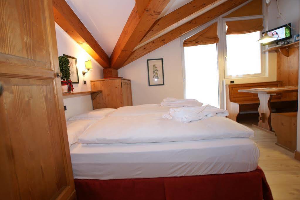Sporting Aparthotel San Martino Di Castrozza Bagian luar foto