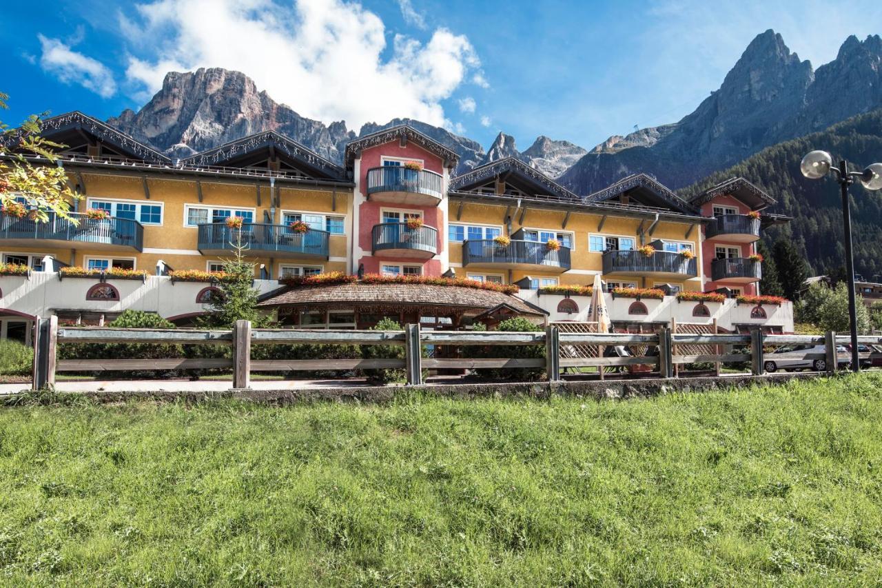 Sporting Aparthotel San Martino Di Castrozza Bagian luar foto