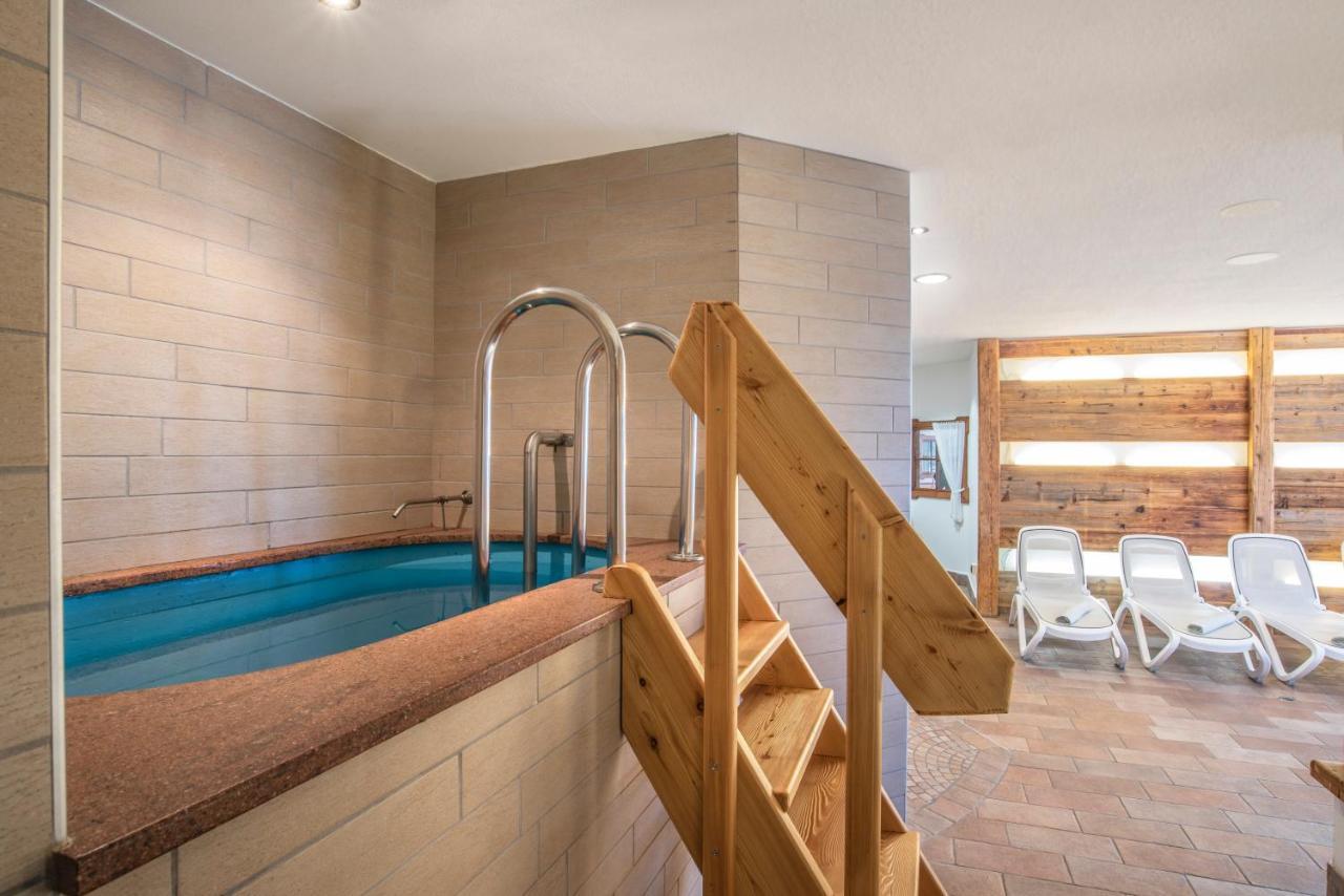 Sporting Aparthotel San Martino Di Castrozza Bagian luar foto