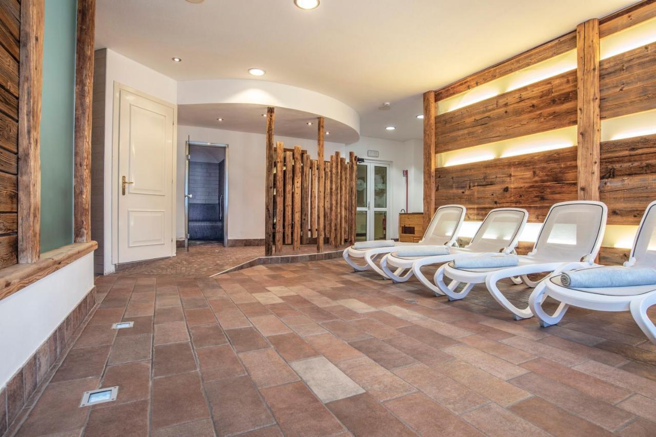 Sporting Aparthotel San Martino Di Castrozza Bagian luar foto